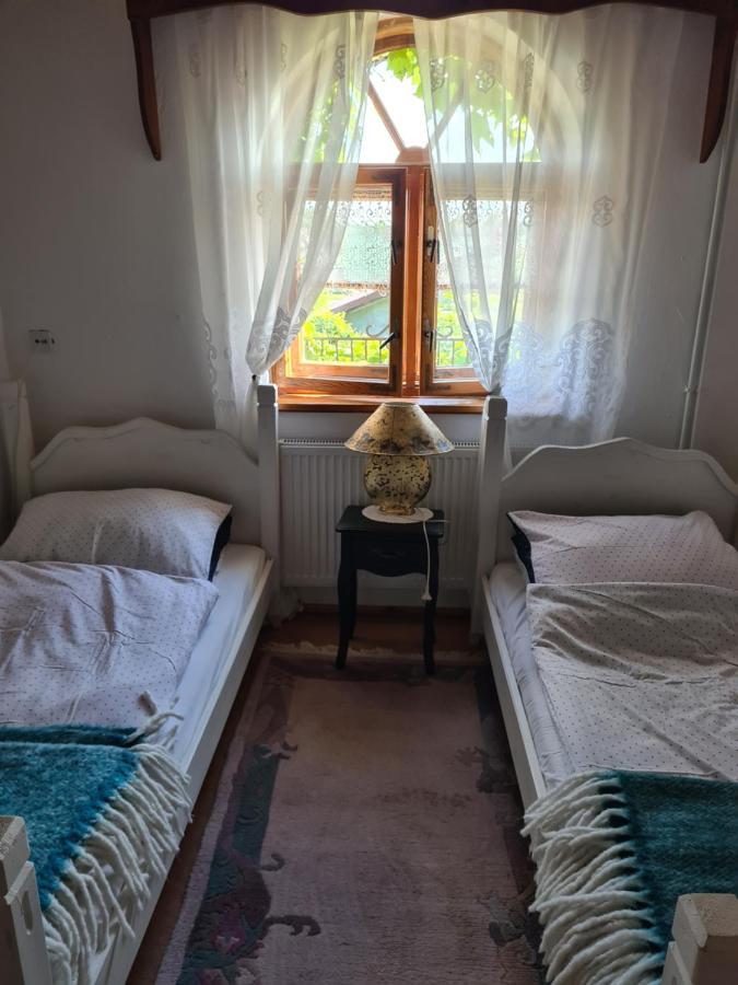 Dworek Sw.Antoniego Slawutowo Esterno foto