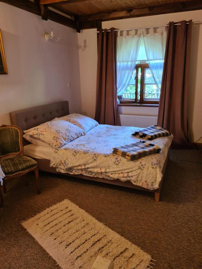 Dworek Sw.Antoniego Slawutowo Esterno foto